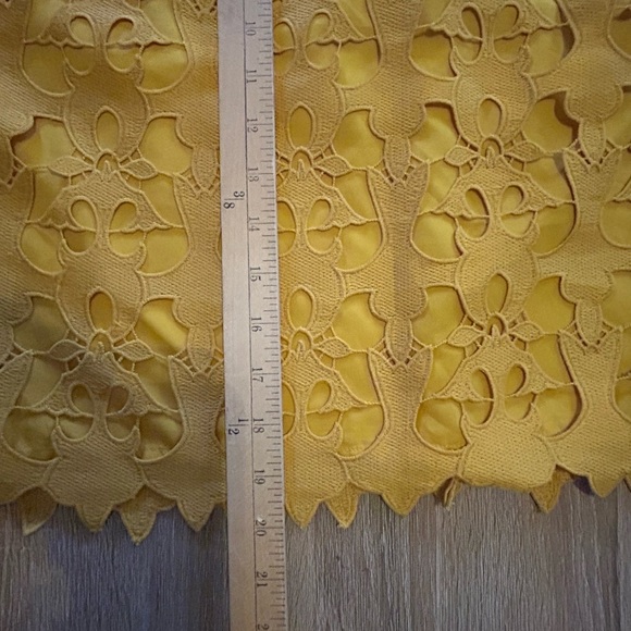 LOFT Mustard Yellow Layered Cutout Stretch Waistband Skirt Size 4 - Picture 7 of 9